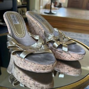 Steve Madden size 9 gold sandals